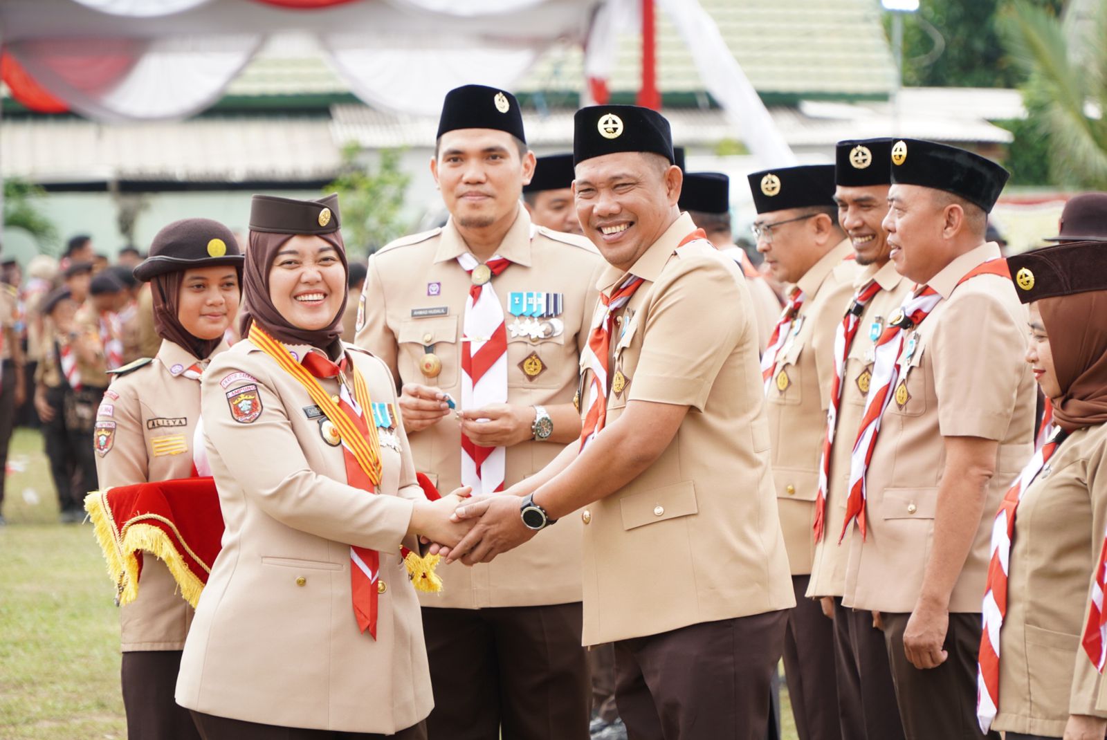 Wabup Tubaba Nadirsyah Terima Lencana Pancawarsa III pada Apel Besar Hari Pramuka ke-64 di Lampung