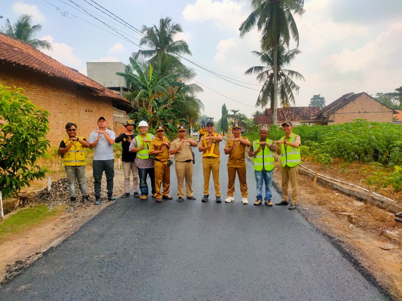 Pemkab Tulang Bawang Barat Selesaikan Pekerjaan Jalan Hotmix Indraloka – Sp. Asahan: Selesai Sesuai Target