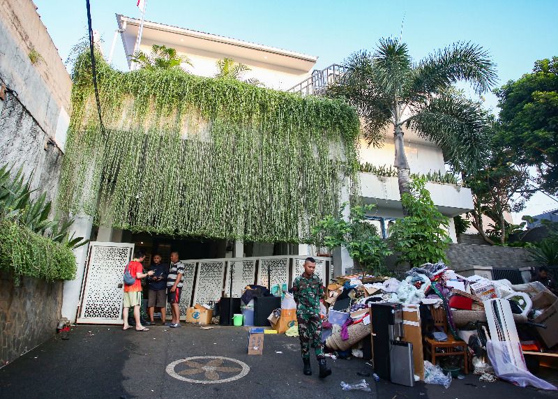 Rumah Dijarah Saat Demo, Menkeu Sri Mulyani Curhat Lukisan Karya Pribadinya Ikut Raib