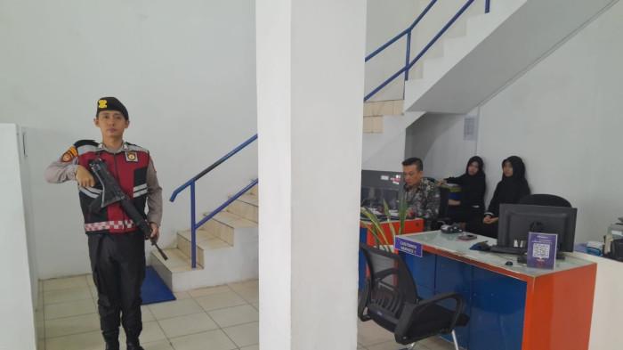 Sat Samapta Polres Pesisir Barat Intensifkan Pengamanan di Obyek Vital, Pastikan Keamanan Nasabah dan Karyawan Bank